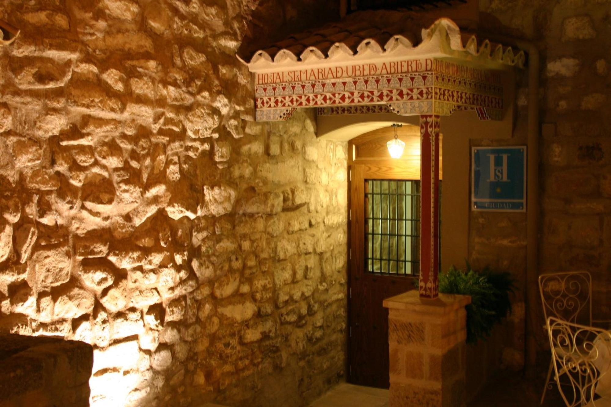Hostal Santa Maria De Ubeda Exterior photo